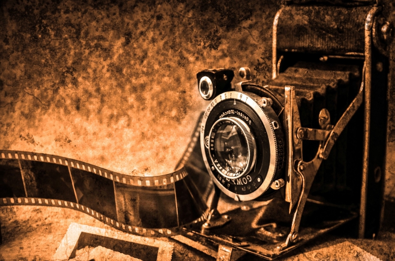 photographe-CORRENS-min_light-wood-night-camera-photography-vintage-1245236-pxhere.com